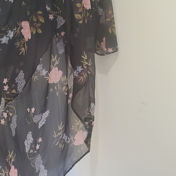 High low black bell bottom sleeves  floral sheer - Picture 4 of 7